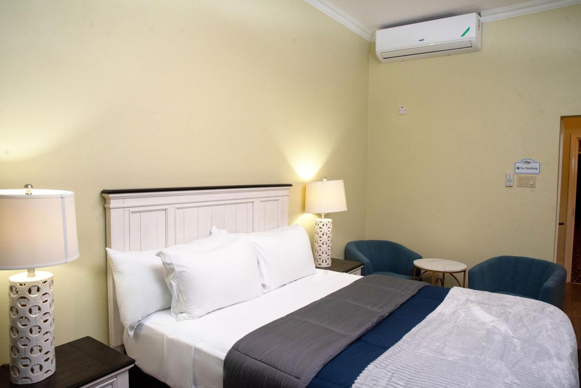 Sky'S Villa Resort Buff Bay 외부 사진